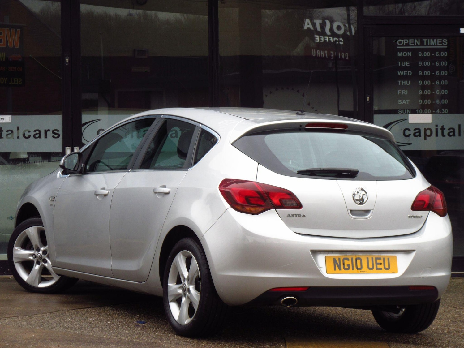 Used Vauxhall Astra 2010 for sale - 77753320: Photo 4