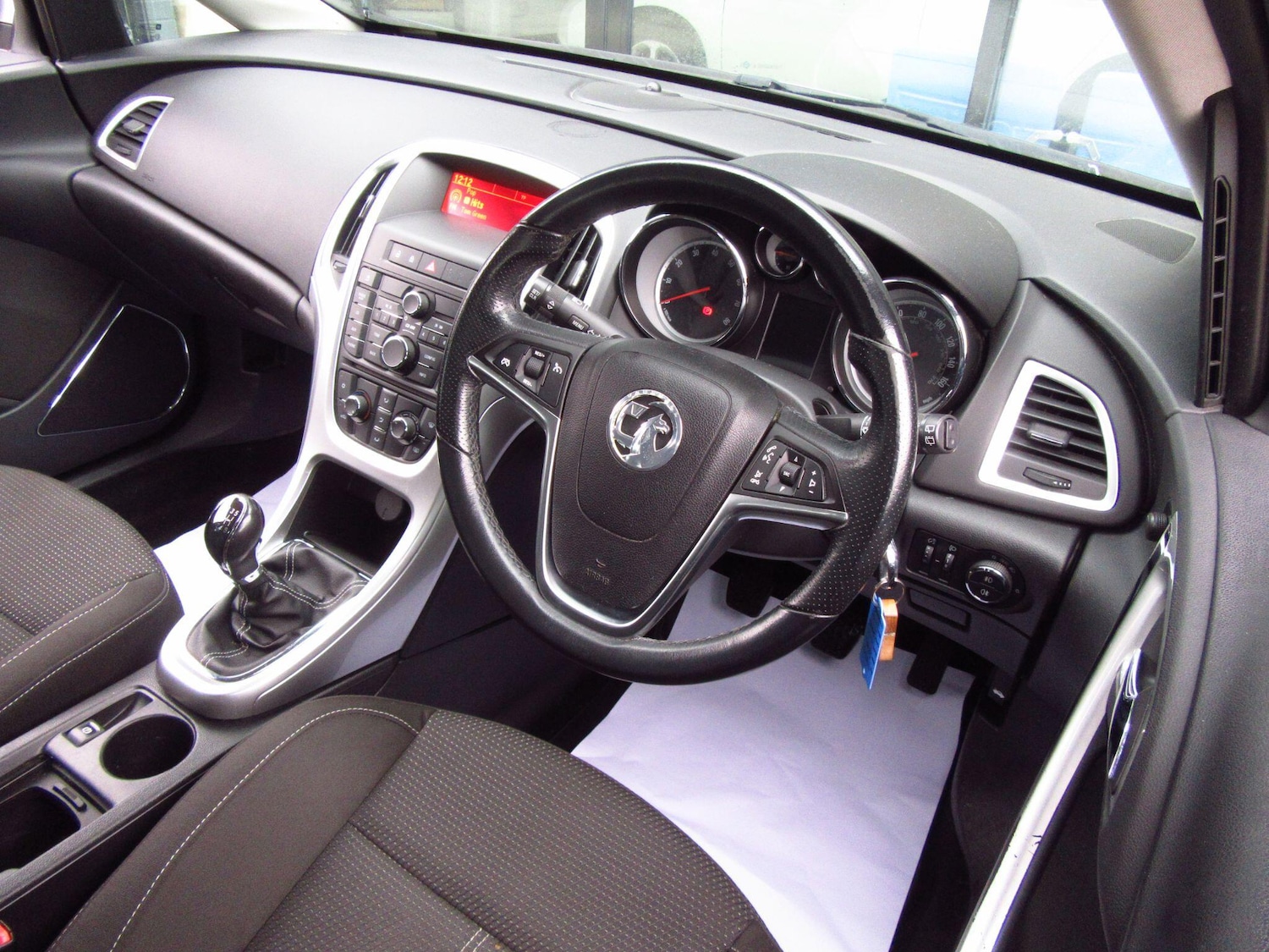 Used Vauxhall Astra 2010 for sale - 77753320: Photo 6
