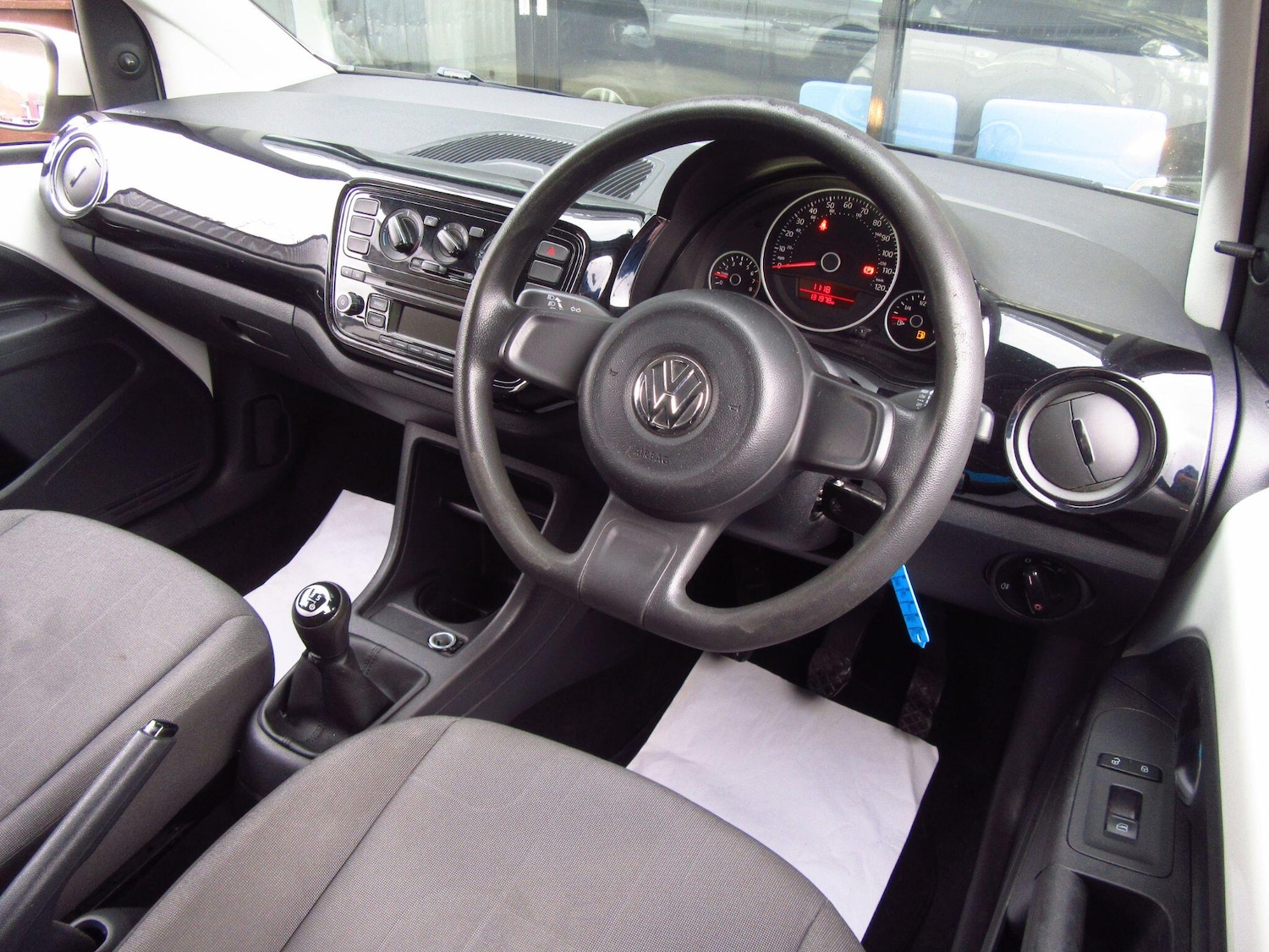 Used Volkswagen up! 2012 for sale - 76381110: Photo 6