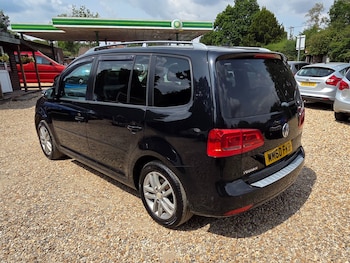 Used Volkswagen Touran 2011 for sale - 79301482: Photo