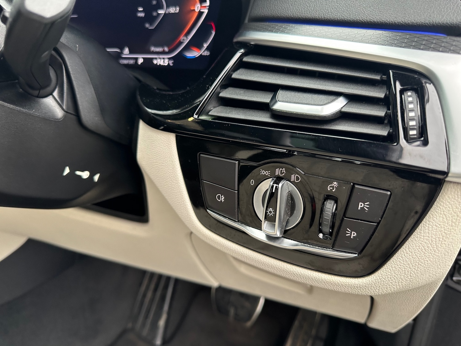 Used BMW 5 Series 2022 for sale - 76748389: Photo 25