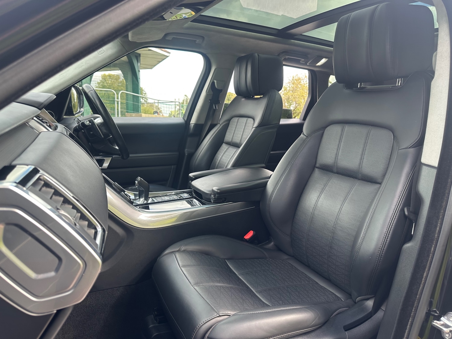 Used Land Rover Range Rover Sport 2018 for sale - 75931939: Photo 11