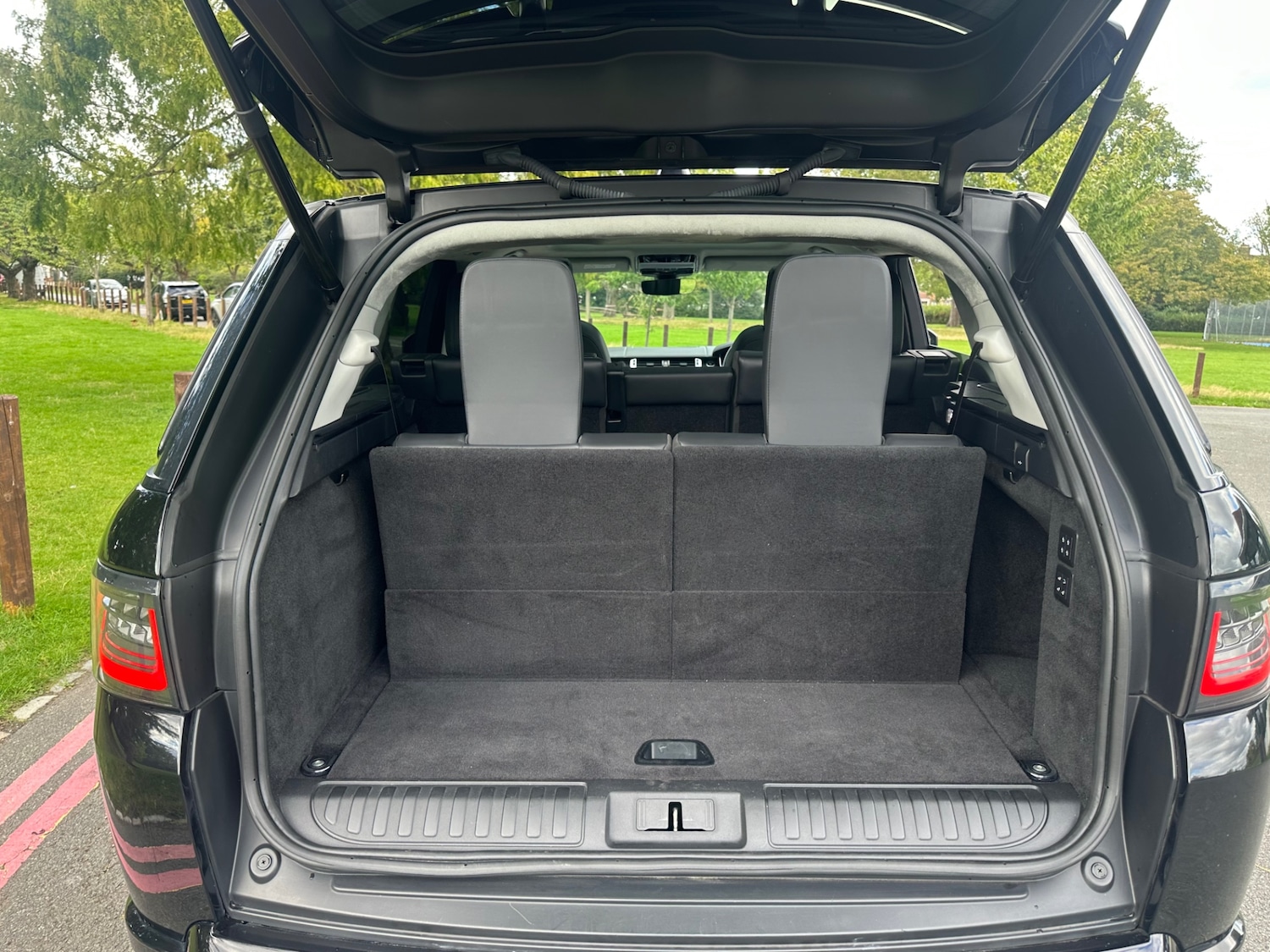 Used Land Rover Range Rover Sport 2018 for sale - 75931939: Photo 24