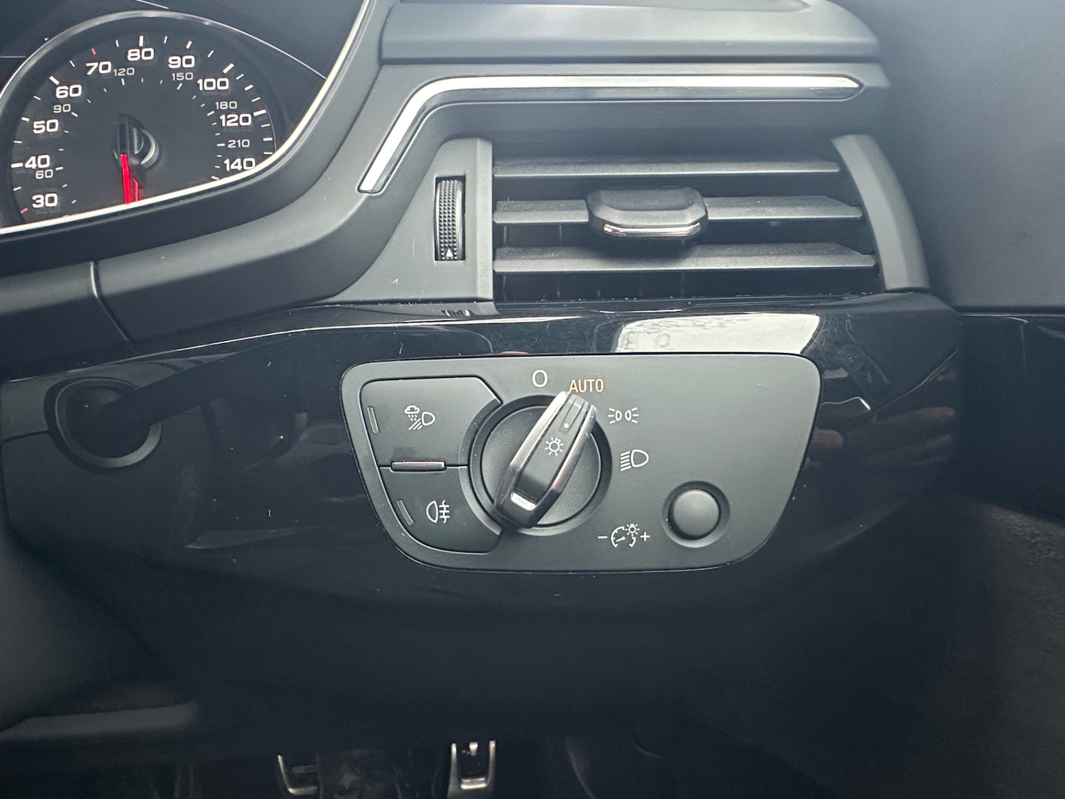 Used Audi A4 2018 for sale - 76762824: Photo 24