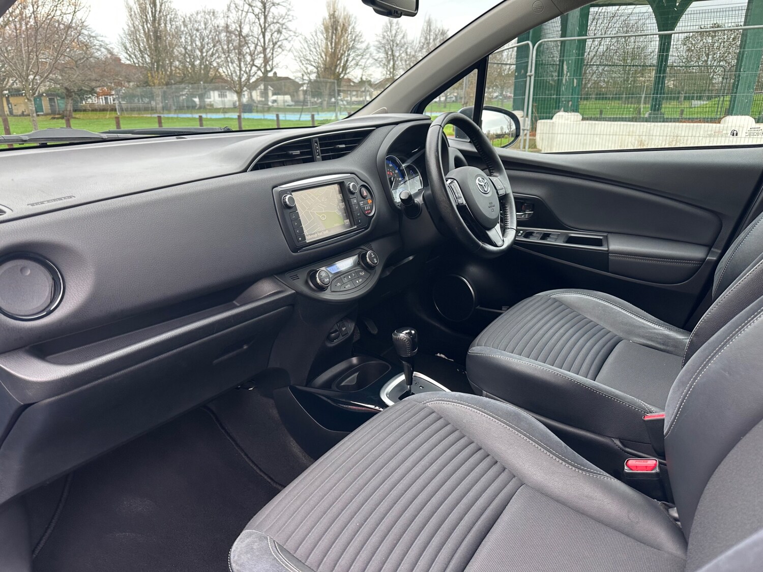 Used Toyota Yaris 2016 for sale - 76879278: Photo 12