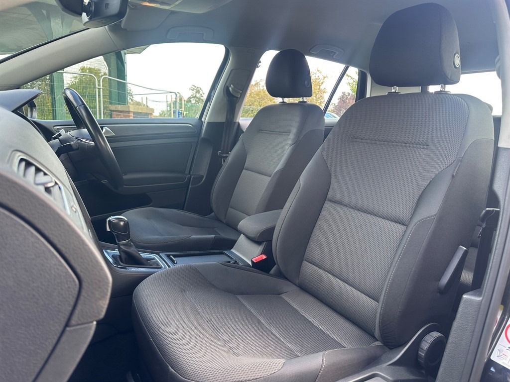 Used Volkswagen Golf 2017 for sale - 77012338: Photo 11