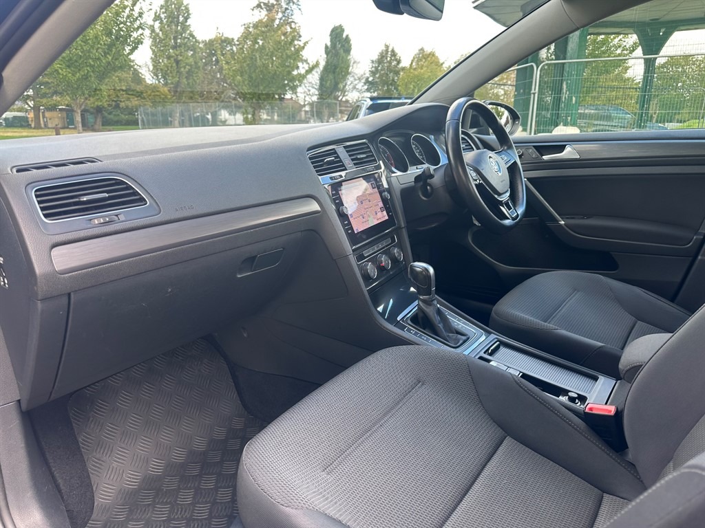 Used Volkswagen Golf 2017 for sale - 77012338: Photo 12