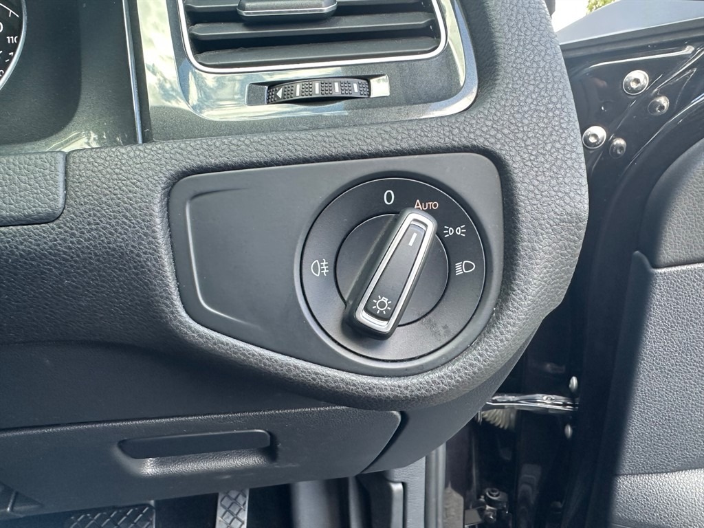 Used Volkswagen Golf 2017 for sale - 77012338: Photo 17