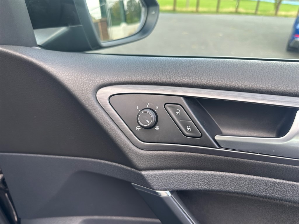 Used Volkswagen Golf 2017 for sale - 77012338: Photo 18