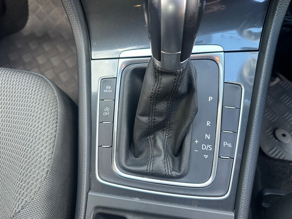 Used Volkswagen Golf 2017 for sale - 77012338: Photo 19