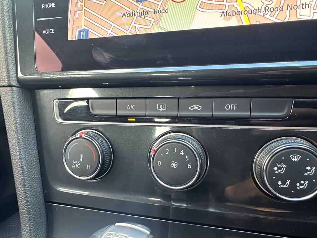 Used Volkswagen Golf 2017 for sale - 77012338: Photo 20