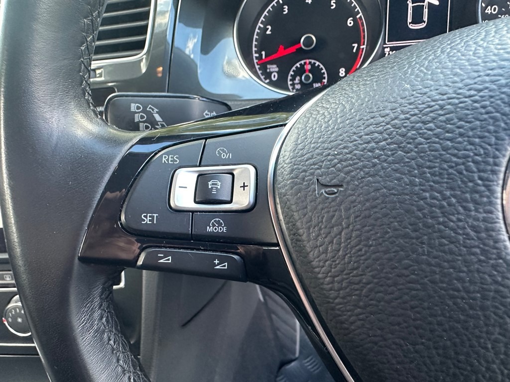 Used Volkswagen Golf 2017 for sale - 77012338: Photo 21