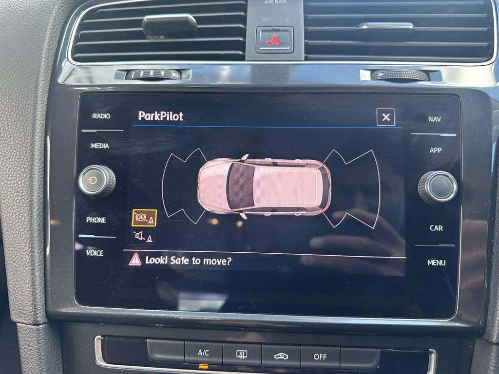 Used Volkswagen Golf 2017 for sale - 77012338: Photo 28