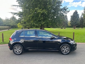 Used Volkswagen Golf 2017 for sale - 77012338: Photo