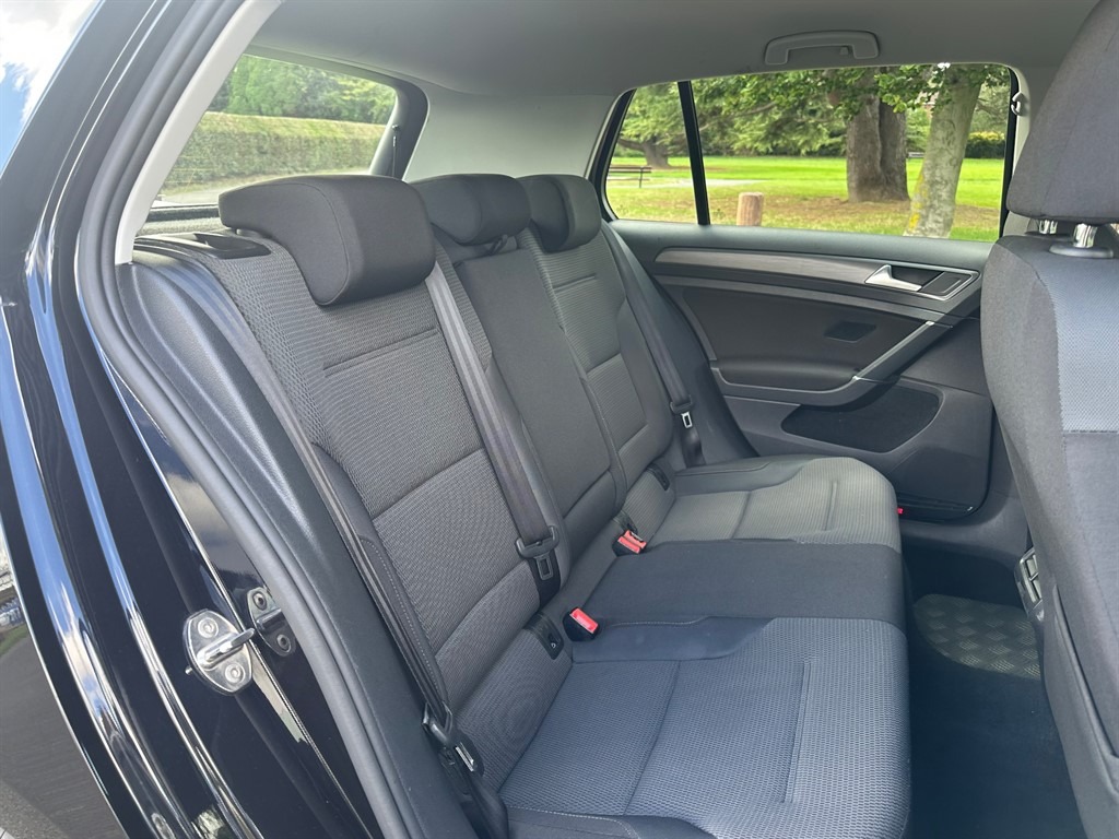 Used Volkswagen Golf 2017 for sale - 77012338: Photo 5