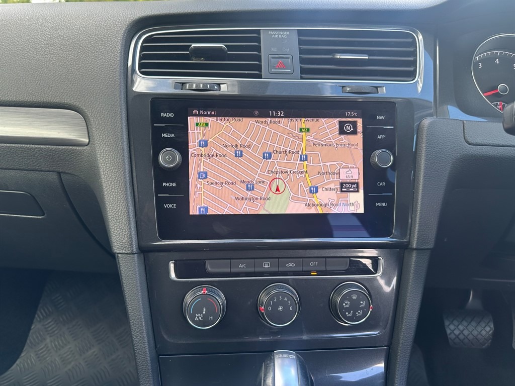 Used Volkswagen Golf 2017 for sale - 77012338: Photo 9