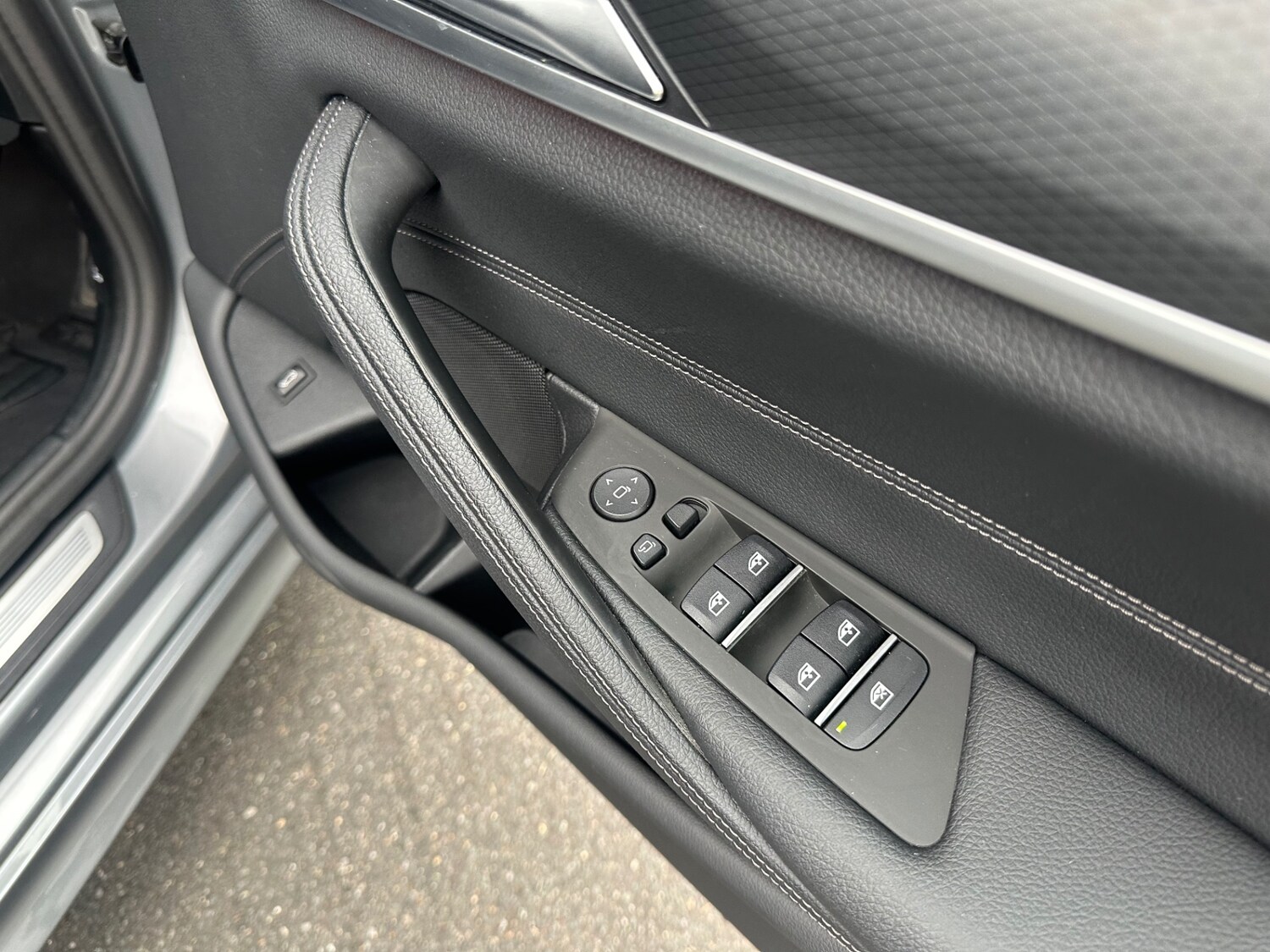 Used BMW 5 Series 2023 for sale - 76319355: Photo 16