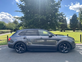 Used Bentley Bentayga 2020 for sale - 75792081: Photo
