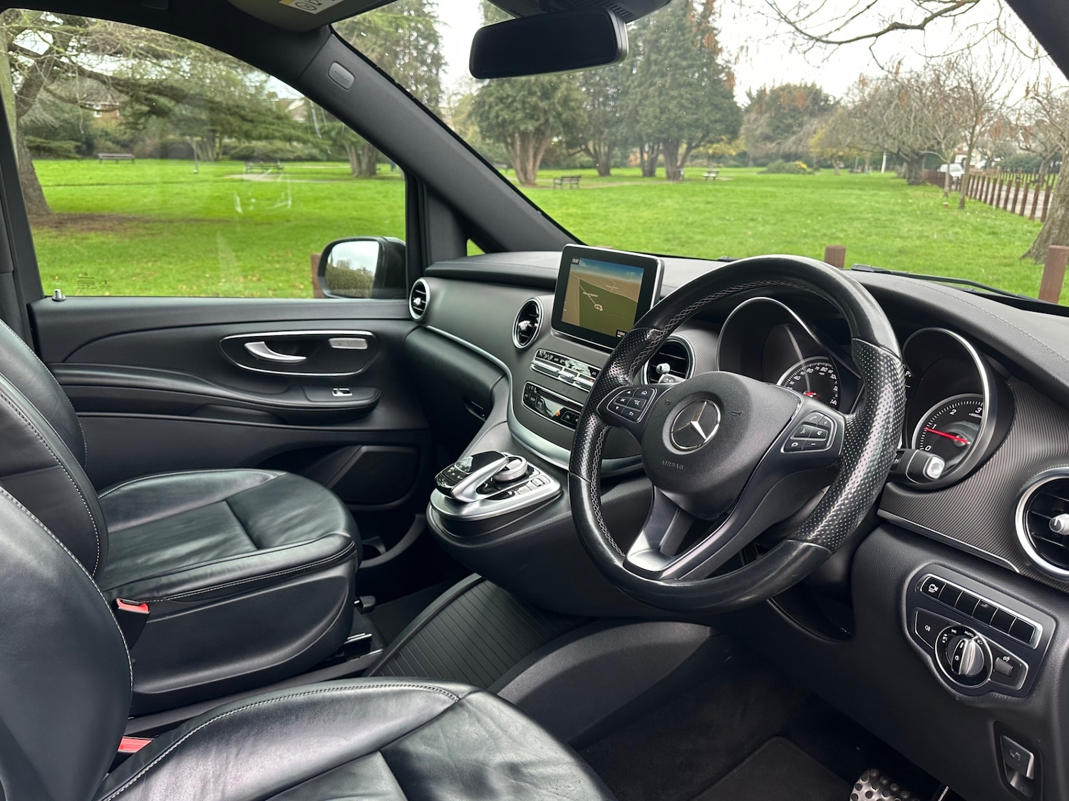 Used Mercedes-Benz V-Class 2017 for sale - 77435271: Photo 7