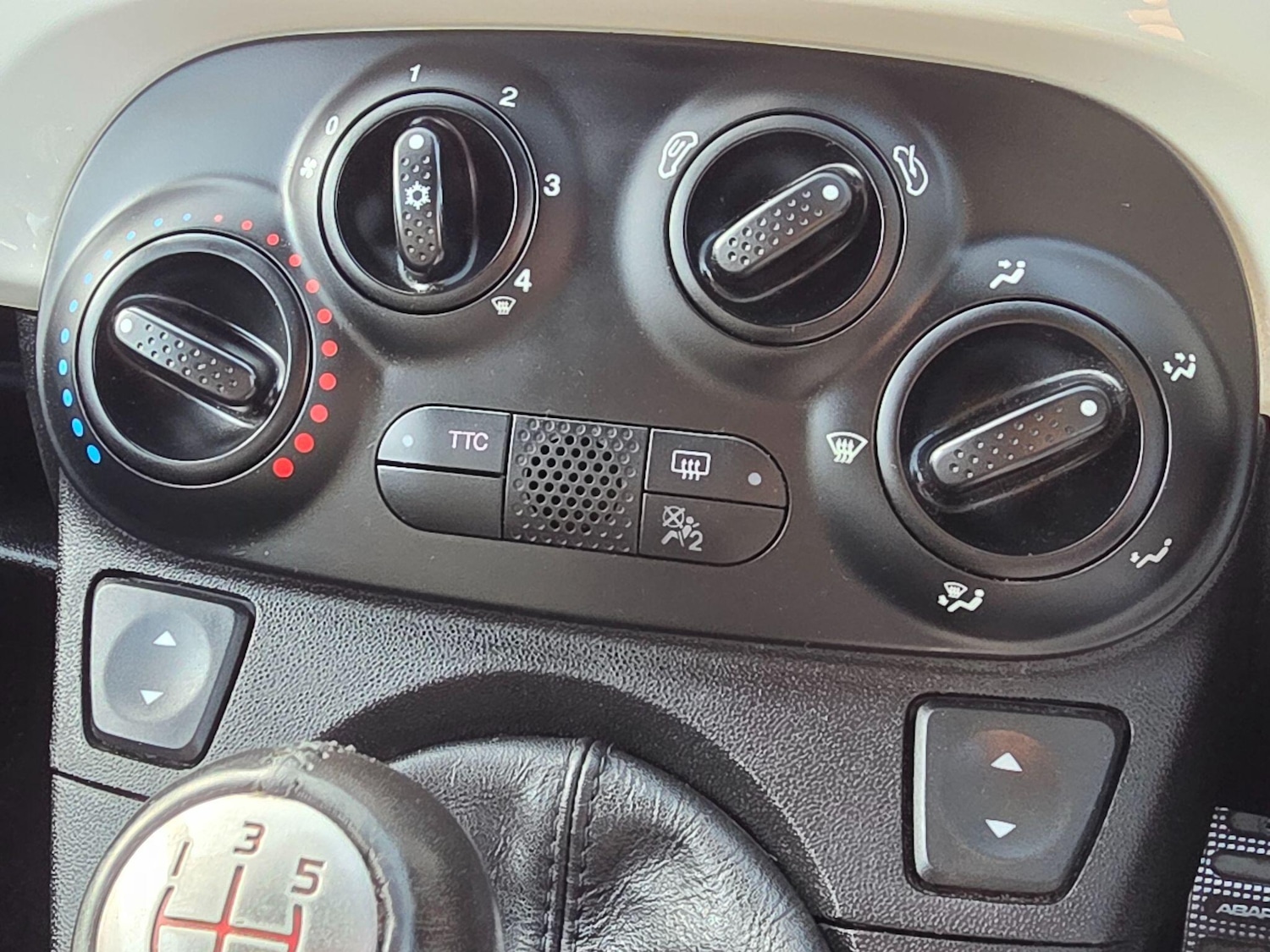 Used Abarth 595 2016 for sale - 77395880: Photo 25