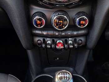 Used MINI Hatch 2018 for sale - 77824731: Photo