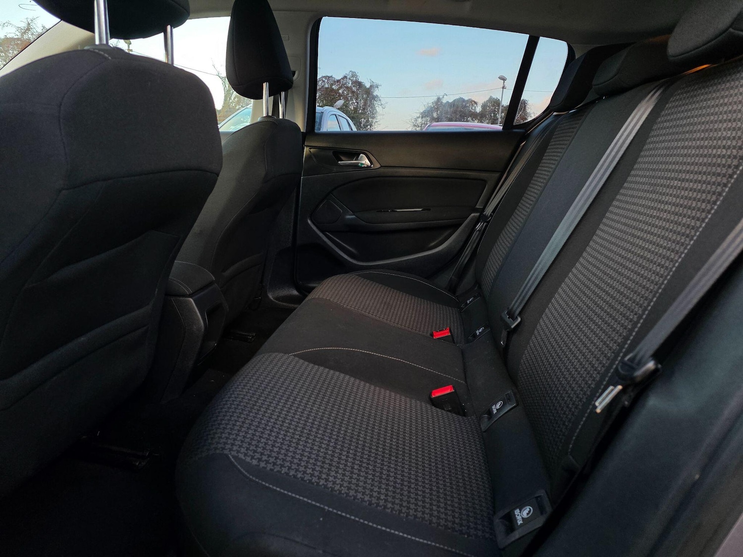 Used Peugeot 308 2018 for sale - 76913361: Photo 17