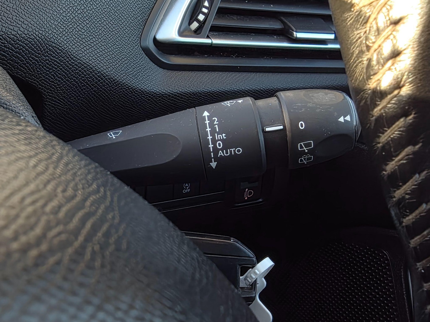 Used Peugeot 308 2018 for sale - 76913361: Photo 18