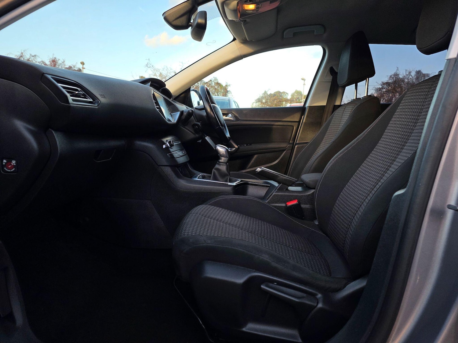 Used Peugeot 308 2018 for sale - 76913361: Photo 25