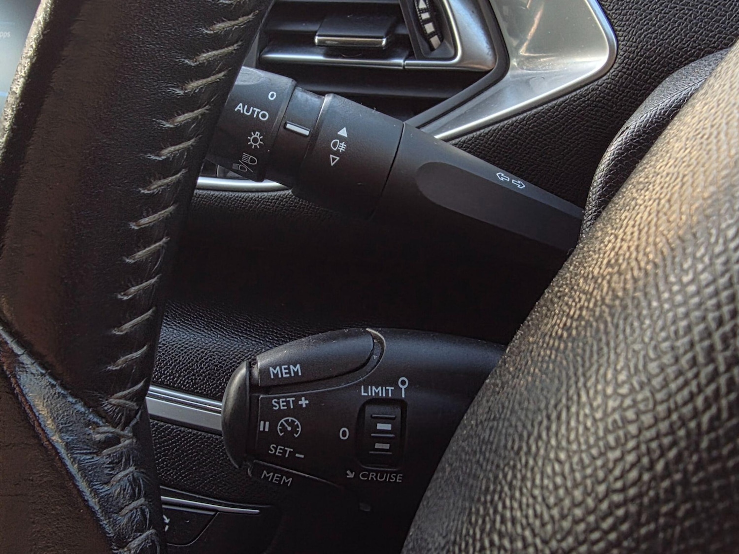 Used Peugeot 308 2018 for sale - 76913361: Photo 26