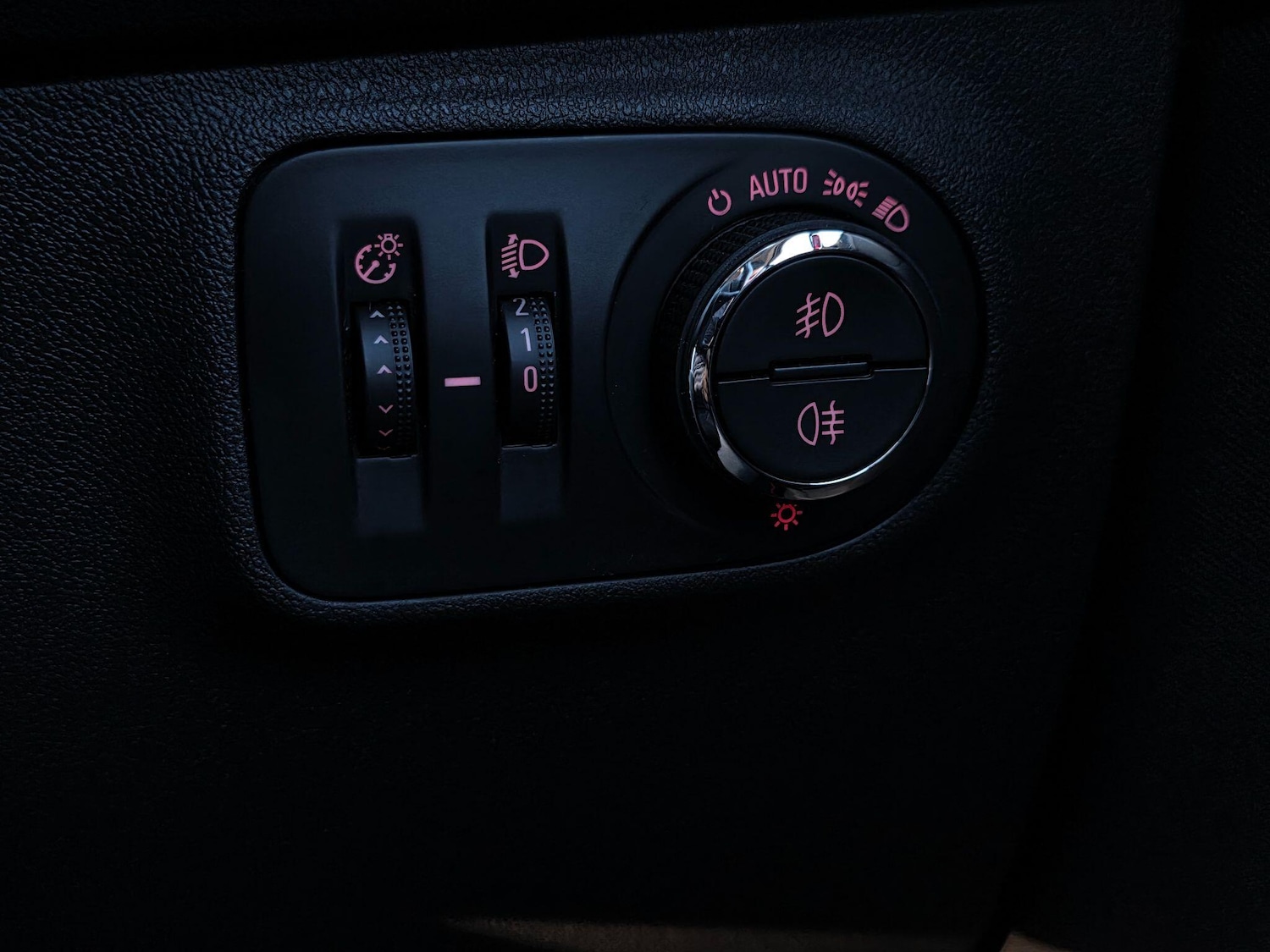 Used Vauxhall Corsa 2016 for sale - 77015719: Photo 17