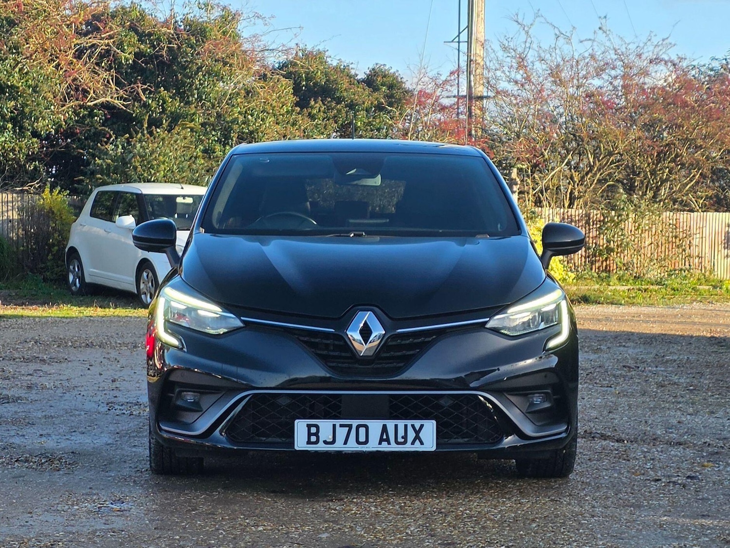 Used Renault Clio 2020 for sale - 76781027: Photo 2