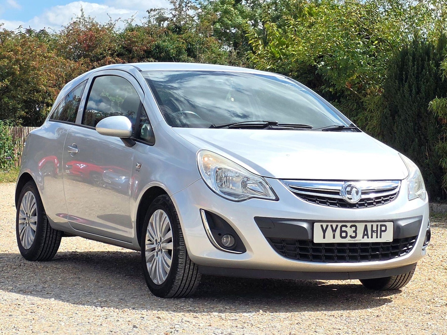 Used Vauxhall Corsa 2013 for sale - 76753241: Photo 1