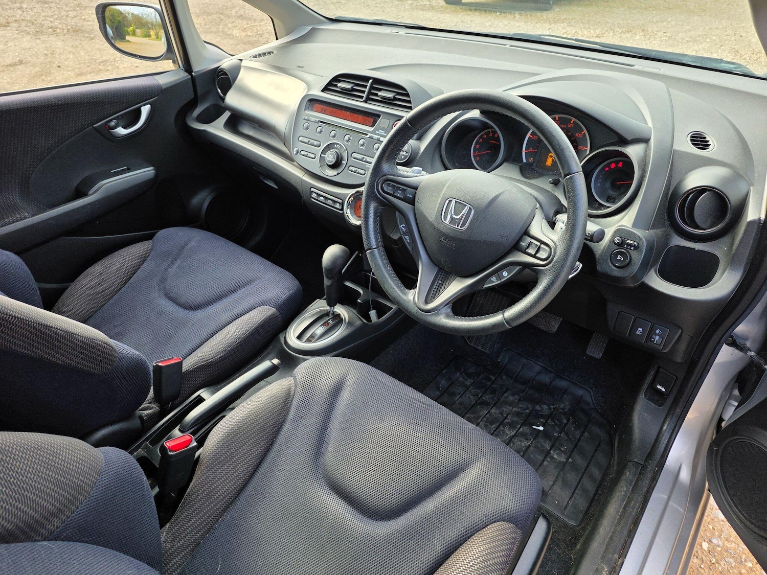 Used Honda Jazz for sale - 77737641: Photo 2