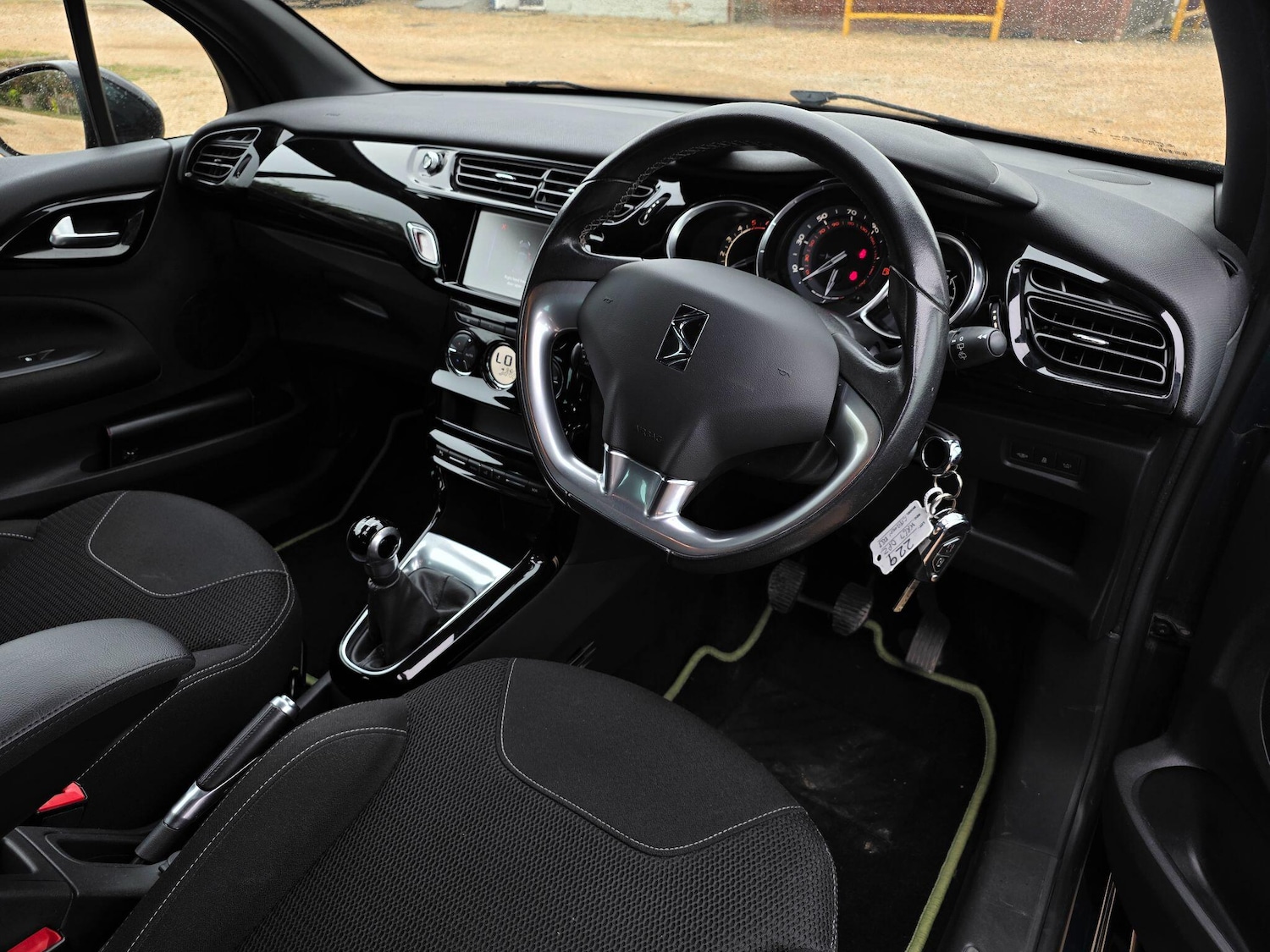 Used DS Automobiles DS 3 2017 for sale - 76752384: Photo 12