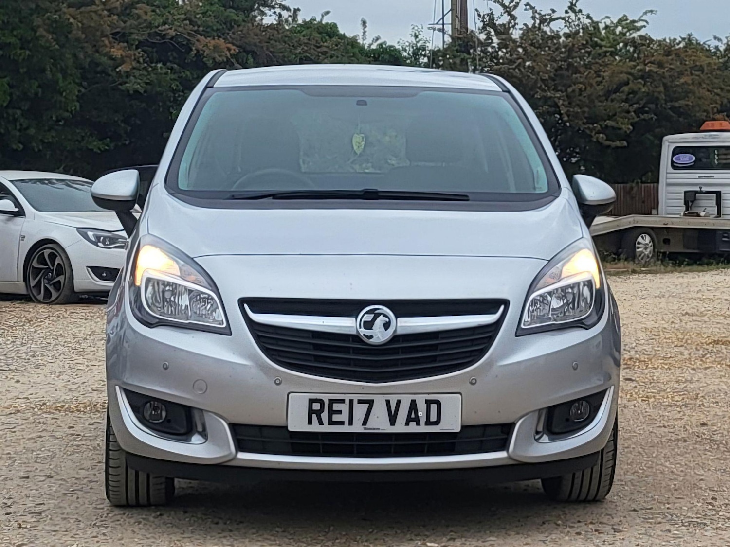 Used Vauxhall Meriva 2017 for sale - 76753002: Photo 2