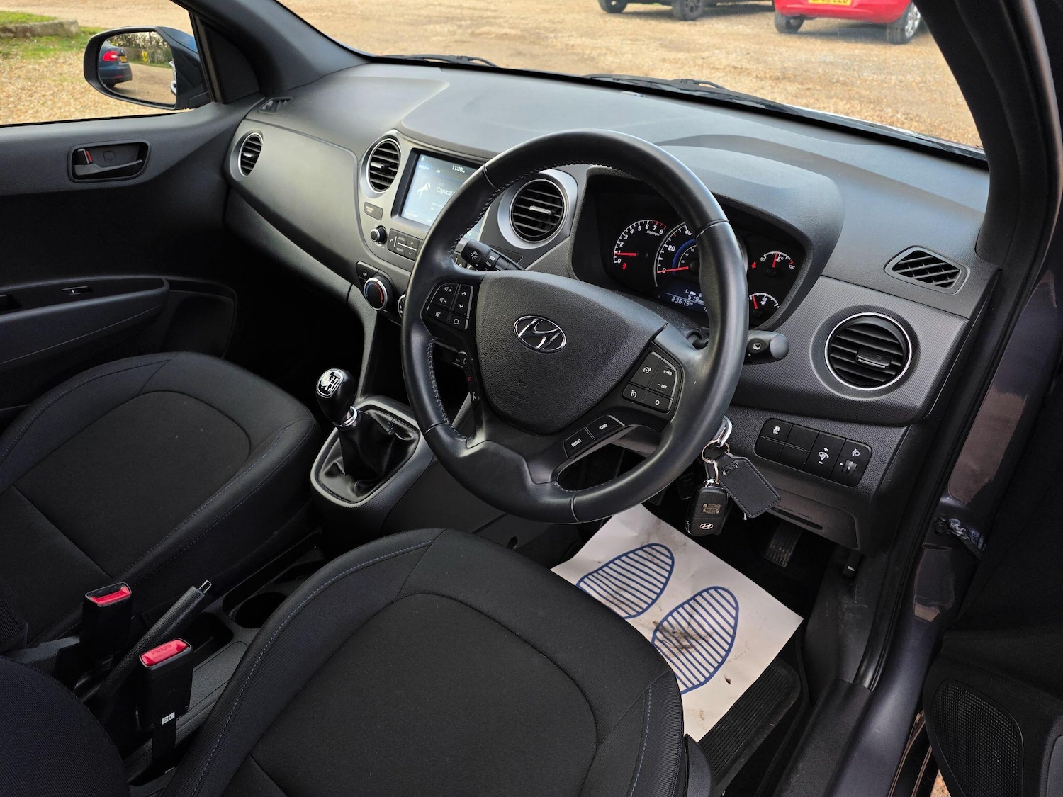 Used Hyundai i10 2018 for sale - 76952829: Photo 12