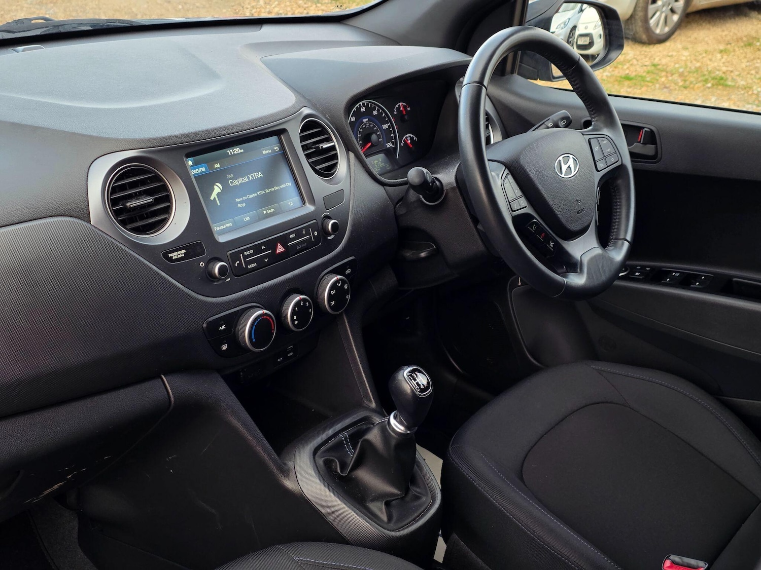 Used Hyundai i10 2018 for sale - 76952829: Photo 13