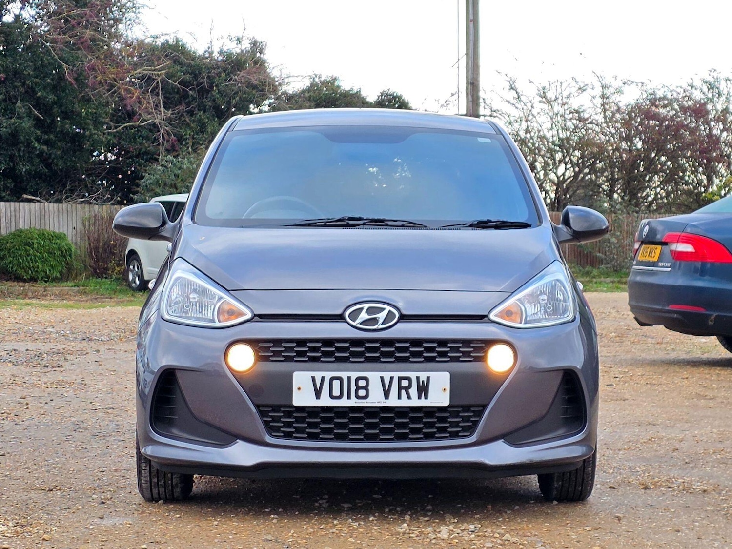 Used Hyundai i10 2018 for sale - 76952829: Photo 2