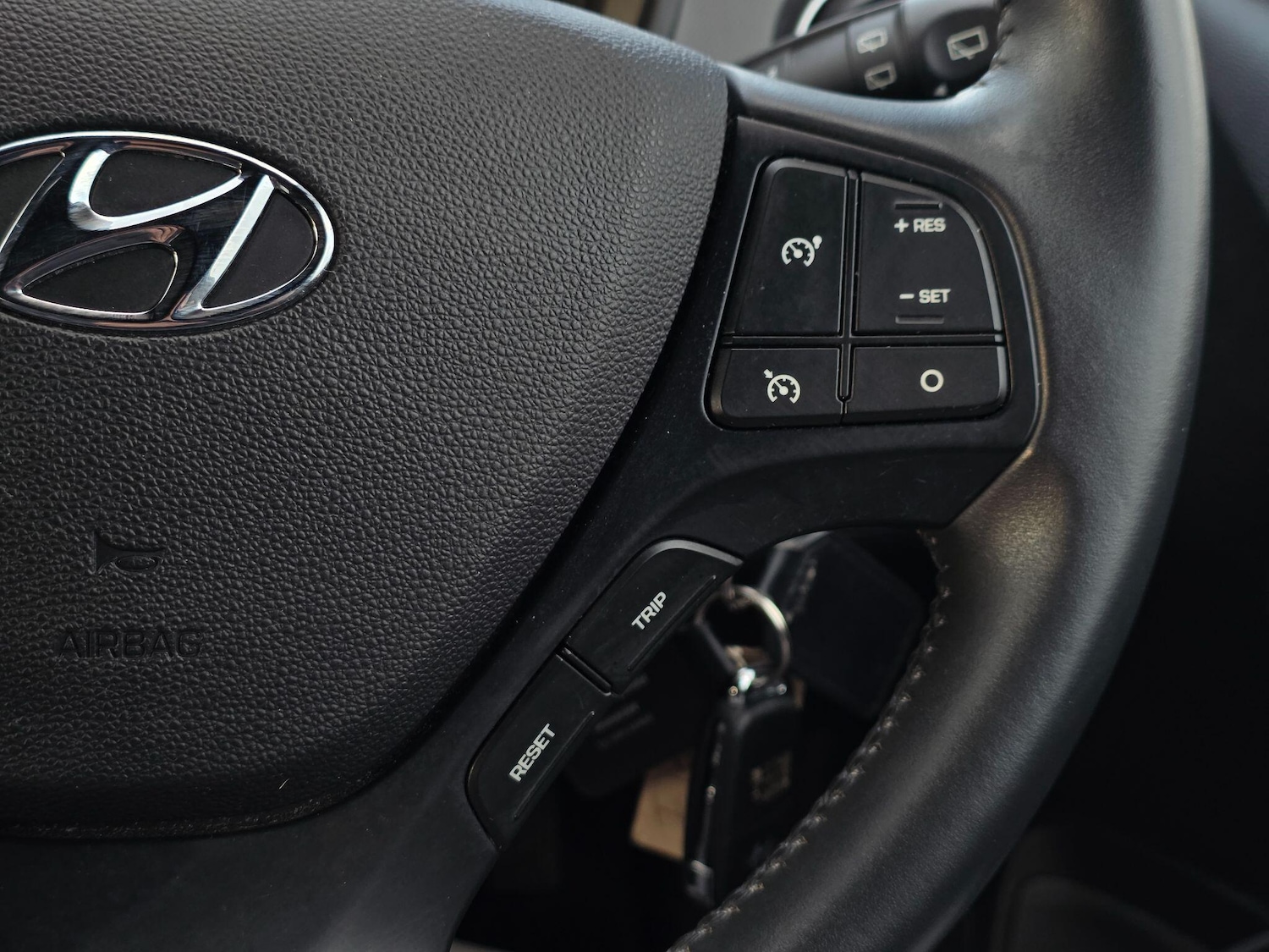 Used Hyundai i10 2018 for sale - 76952829: Photo 20