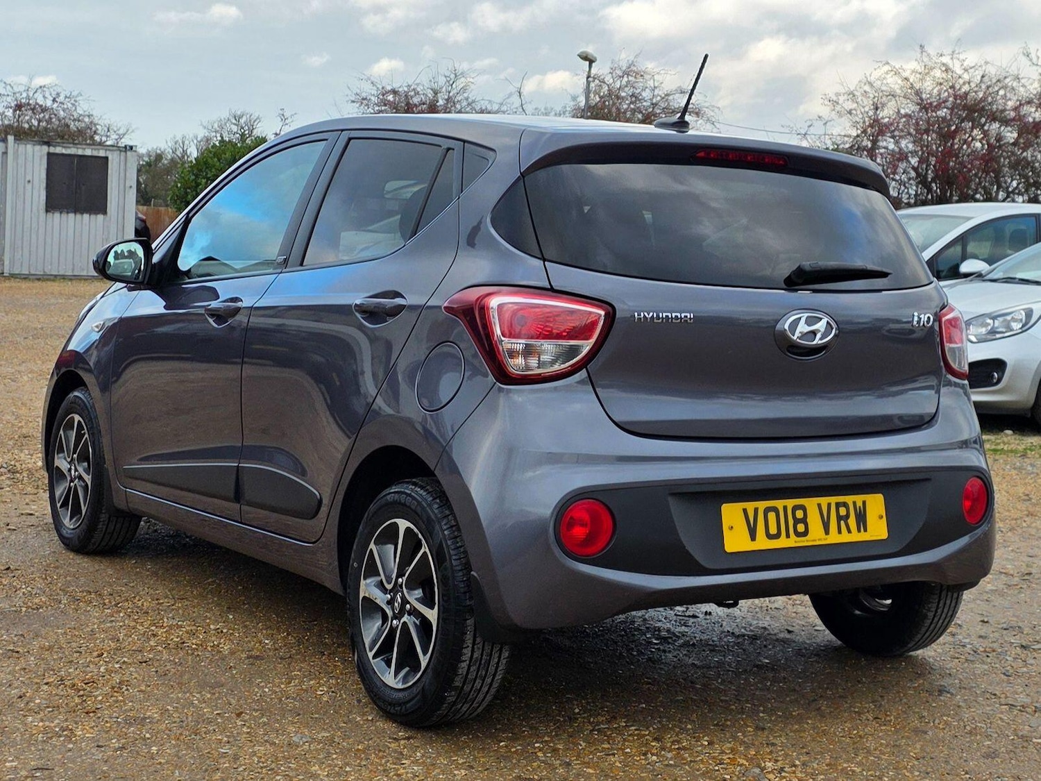 Used Hyundai i10 2018 for sale - 76952829: Photo 4