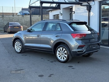 Used Volkswagen T-Roc 2021 for sale - 77770093: Photo