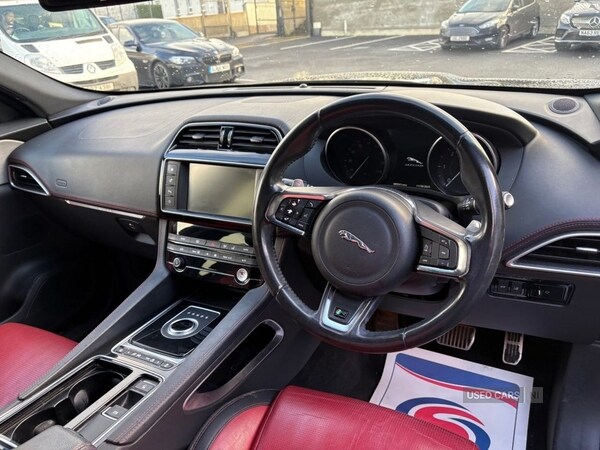 Used Jaguar F-Pace 2017 for sale - 76620845: Photo 8