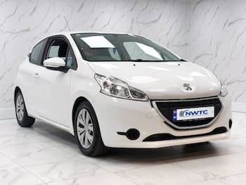 Used Peugeot 208 2015 for sale - 79686674: Photo