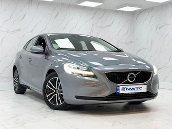 Used Volvo V40 2018 for sale - 79265733: Photo