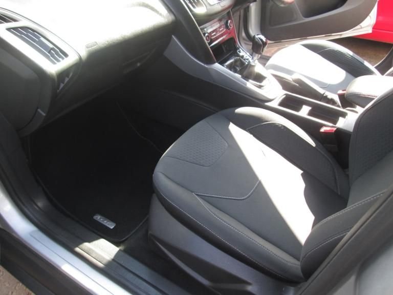 Used Ford Focus 2017 for sale - 76986005: Photo 17