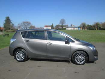Used Toyota Verso 2017 for sale - 74165946: Photo