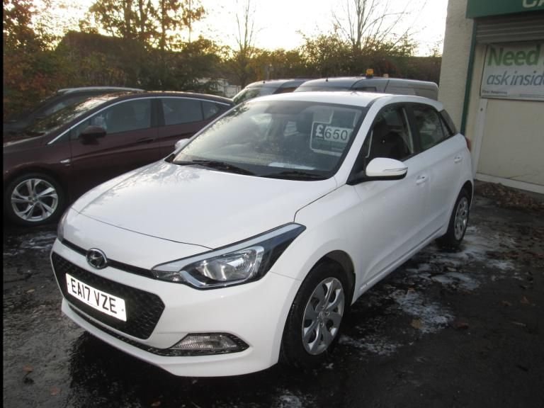 Used Hyundai i20 2017 for sale - 76918103: Photo 4