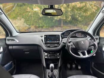 Used Peugeot 2008 2017 for sale - 79520868: Photo