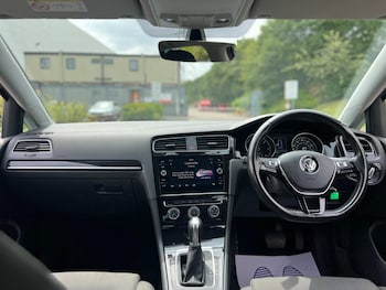 Used Volkswagen Golf 2017 for sale - 79387774: Photo