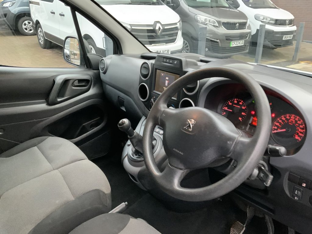 Used Peugeot Partner 2018 for sale - 77302200: Photo 16